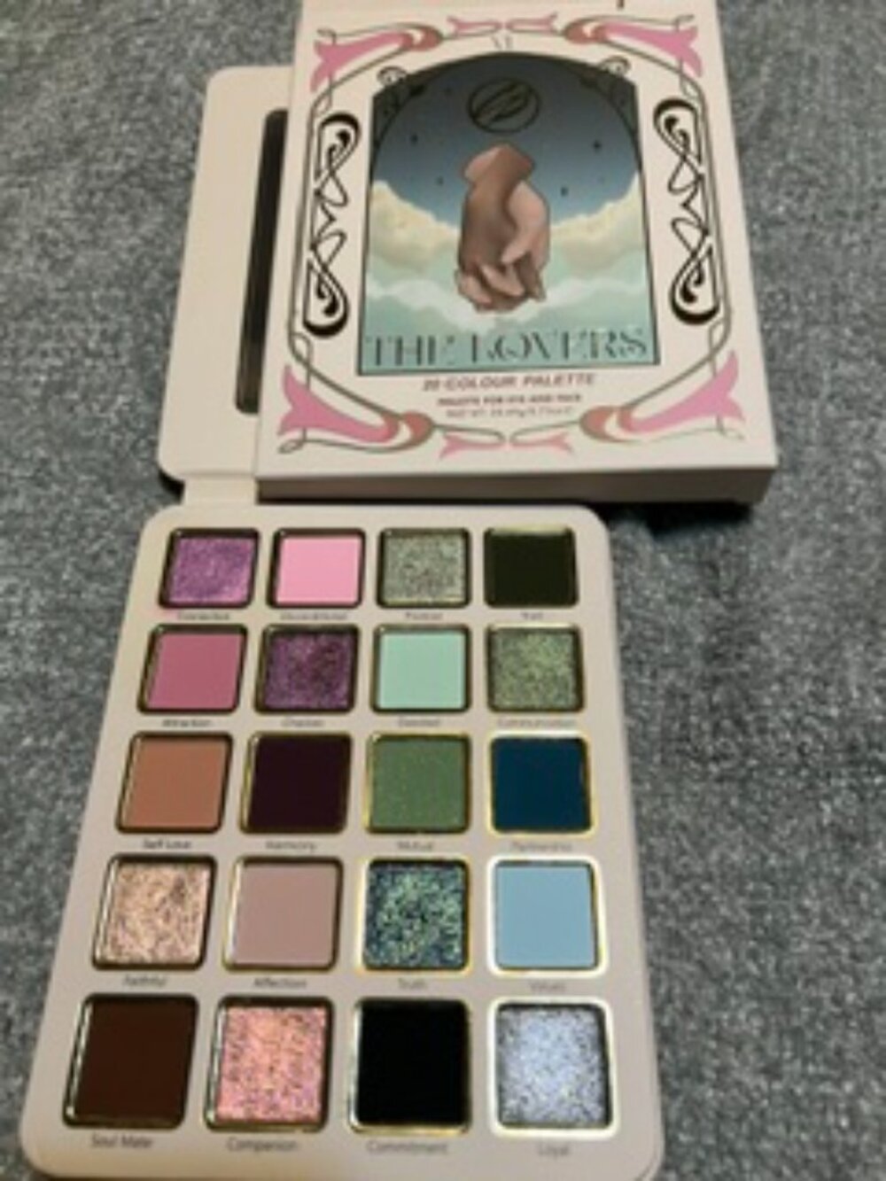 NIB Indie Cosmic Brushes "The Lovers" 20-Pan Eyeshadow Palette